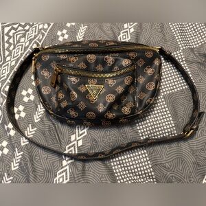 GUESS Manhattan Belt/Crossbody Bag